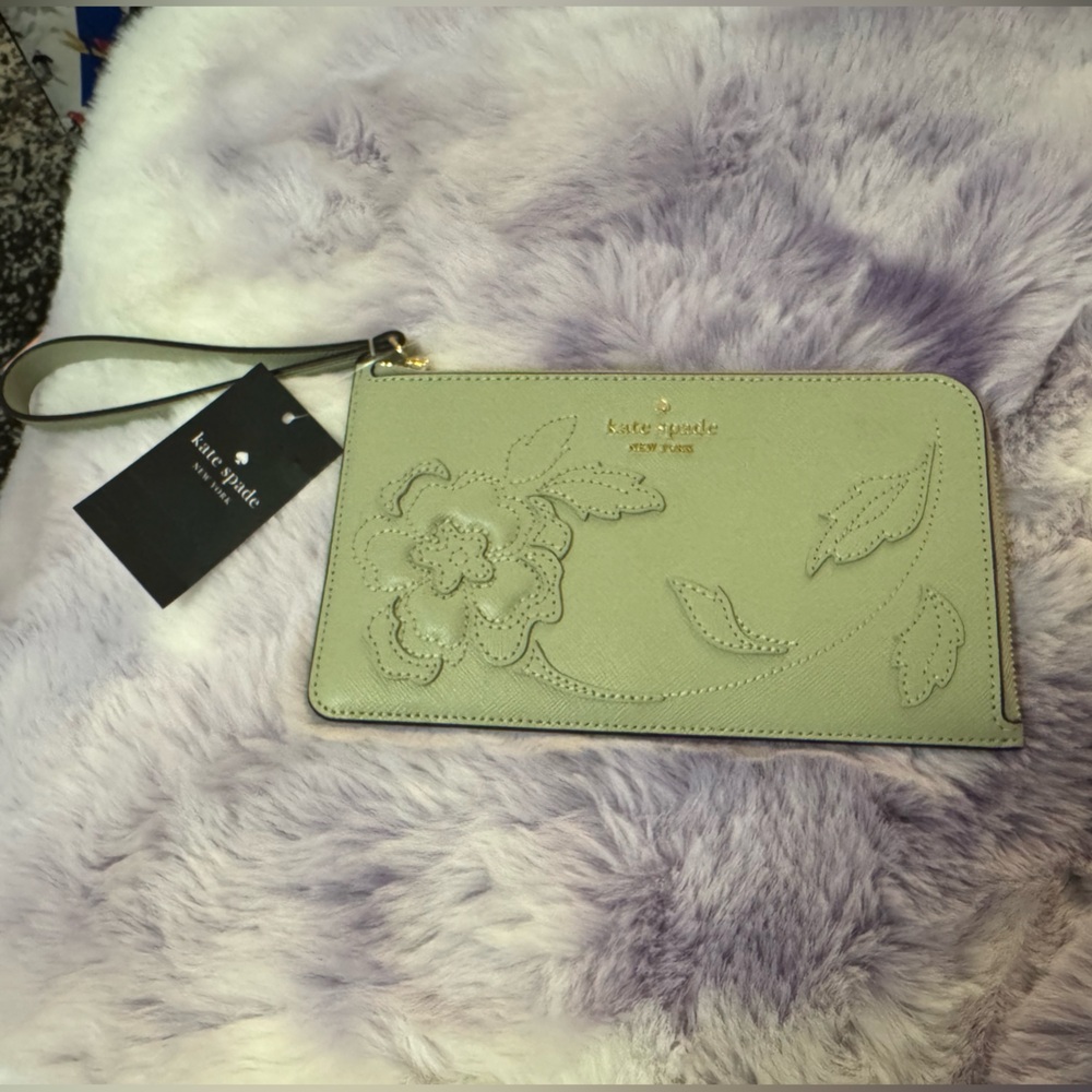Kate Spade Mint Floral Wristlet Clutch embroidered floral NWT ❗️SALE ❗️